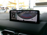 360&deg;モニターで前方や後方だけでなく、左右も映せますので、安心して駐車や走行ができます!