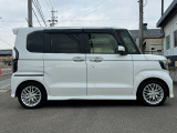人気の軽自動車N-BOXカスタム入荷しました!室内ひろびろ・走りもキビキビ・燃費も良いからお財布にやさしい。ホンダN-BOXを選んで下さい!