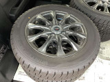 こちらはスタッドレスタイヤです!