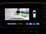 バックも安心のリアカメラ付いています。リアカメラがあると、いつでも安全にバックできますね。死角も減ります。3ビュー切り替え、ガイド線表示なので便利です。
