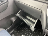 助手席側のグローブボックスです。