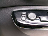 ドアミラーの鏡面の調節、格納は運転席からすべて操作できます!
