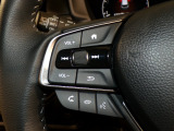 【ステアリングリモコン】ステアリングにオーディオ調節可能なスイッチが装備されていますので運転中でも視線をそらさずにオーディオの調節が可能です!