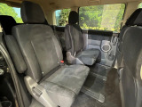 後部座席も気になるようなキズ・汚れやへたり等、大きなダメージはなく、良好な状態です。