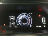 とっても見やすいメーターです。夜間時はラグジュアリーな気分にさせてくれる照明が魅力ですので、夜のドライブも楽しみになりますよ♪