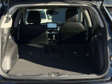 2列目を倒すと広いラゲッジルームが現れます。