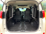 後席を格納すると、これだけの広さが!シーンに合わせたシートアレンジで、大きな荷物も積むことが出来ます♪