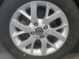 純正アルミホイール付きです!足元もかっこよくきまっています☆