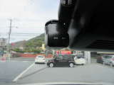 【ドライブレコーダー】万が一に!!いくら安全運転していても、事故に巻き込まれることもあります。万が一のときに証拠として使えます。4万円近くかかるドライブレコーダーが最初から付いてます☆