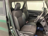 【フロントシート】さまざまな体格の方が快適に運転ができるよう配慮したシートになっております。