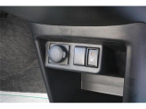 運転席シートヒーター付です。