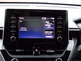 ディスプレイオーディオ搭載!スマホを繋ぐことで様々なアプリを利用できます!ハンズフリー通話や各種機能を音声操作できるので、運転中でも安心です。