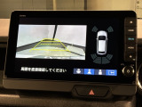 リバースギアに入れるだけで後方の表示へ切り替わります。夜間や雨の日の駐車も楽になりますよ。