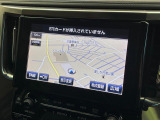 【メーカー純正ナビ】インテリアに溶け込むスタイリッシュな「専用設計」メーカーナビを装備♪視認性や操作性など基本性能にも優れ、より上質なカーライフをお楽しみいただけます。