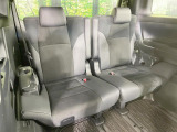 3列目シートはもちろん状態良好☆大人でもゆったりと座って頂けますので、大人数でのお出かけもラクラクです♪ご家族で、気の知れた仲間で、ドライブに行くのが楽しみですね♪