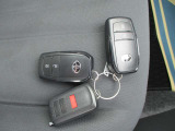 スマートキー。スペアキー、純正エンジンスターター有り。