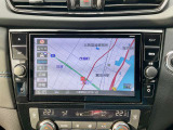 純正10インチメモリーナビゲーションは大画面・タッチパネルで操作も簡単!