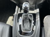 【シフトレバー】シフトの操作がしやすく快適なドライブを楽しんでいただけます!