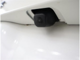 バックカメラが付いているので後方確認が非常にしやすいです。今や運転初心者も熟練者も必須装備!ついていて損はないですね♪