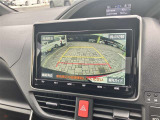 バックガイドモニターで、後方を確認しながら安心して駐車することができます。運転初心者も熟練者も必須の機能ですよ!
