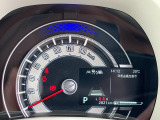 ランプ色で運転状態を表示しエコドライブをサポートするメーター!発電状況バッテリー残量なども一目瞭然!走行距離が少ないのも良いですね!