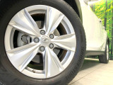 【純正17インチアルミホイール】外観にマッチした純正アルミホイールを装着しております。各種社外アルミホイールや、スタッドレスタイヤも取扱いしております。是非ご相談ください♪