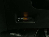 ハンドルの左下にETC2.0がついています。高速道路の料金所の通過も楽々です。 カードの取り出しもしやすい場所についています。
