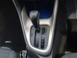 ストレート式のシフトレバーを採用しております♪シンプルなので、誰でも使いやすいですネ☆