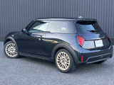 【NIMI認定中古車を販売】NIMIを熟知したメカニックによる、最大100項目の納車前点検により信頼と安心をお届けいたします。