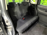 後部座席も気になるようなキズ・汚れやへたり等、大きなダメージはなく、良好な状態です。