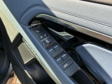 L551 RANGE ROVER EVOQUE R-Dynamic SE 249ps/5500rpm 37.2kgm/1500〜4500rpm(カタログ値) 9AT 1,840kg 235/50R20 14wayパワーシート デジタルルームミラー