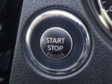 【プッシュスタート】キーが車内にあれば、エンジンの始動・停止はブレーキを踏んでスイッチを押すだけ!キーを取り出す手間を省き、ワンプッシュで操作するので簡単でスムーズ!
