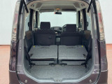 後席を格納すると、これだけの広さが!シーンに合わせたシートアレンジで、大きな荷物も積むことが出来ます♪