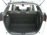 ◆フル乗車でもしっかり荷物を収納出来るラゲッジスペースです。普段の買い物でしたらしっかり積める十分な荷室スペースが確保されています。