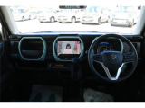 前席全体 目線も高く広い視界で安心して運転することができますね!