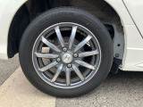 ホイールは4本ともガリ傷少なく綺麗です。