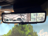 【デジタルインナーミラー】後席の大きな荷物や同乗者で後方が確認しづらい時でも安心!カメラが撮影した車両後方の映像をルームミラー内に表示。クリアな視界で状況の確認が可能です!