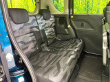 後部座席も気になるようなキズ・汚れやへたり等、大きなダメージはなく、良好な状態です。