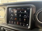 アップルカープレイとアンドロイドオートも対応のモニターになっております。もちろんバックカメラも装備されております。