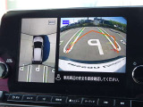 【アラウンドビューモニター&バックモニター】クルマを真上から見下ろしているかのような映像が表示され、周囲の状況がひと目で把握できるので、安心してスマートに駐車できます。駐車が苦手な方にオススメです!