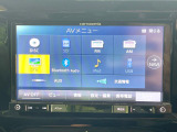 【ナビゲーション】目的地までしっかり案内してくれる使いやすいナビ。Bluetooth接続すればお持ちのスマホやMP3プレイヤーの音楽を再生可能!毎日の運転がさらに楽しくなります!!