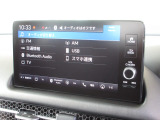 ナビゲーションはホンダコネクトディスプレイを装着しております。AM、FM、Bluetooth、フルセグTVがご使用いただけます。初めて訪れた場所でも道に迷わず安心ですね!