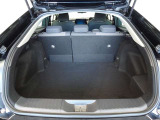 5人乗車時でも十分なスペースのトランクルームです。