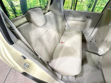 後部座席も気になるようなキズ・汚れやへたり等、大きなダメージはなく、良好な状態です。