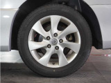 アルミホイール装着車です!これで足元まわりもおしゃれにきまります!