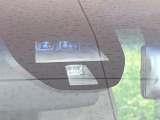 【シティブレーキアクティブシステム】低速走行中に前方の車両等を認識し、衝突しそうな時は警報とブレーキで衝突回避と被害軽減をアシスト。より安全にドライブをお楽しみいただけます。