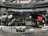 技術が詰まったエンジンルームもご覧の通りピカピカにクリーニング済みです。ハイブリッドなのでお財布にも環境にも優しいです。
