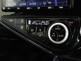 車内を快適に、オートエアコンを装備しています。