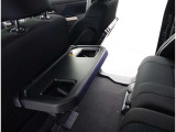 後席は、膝元に十分なスペースを確保!室内も専門のスタッフによる清掃済みでキレイです♪是非一度ご覧ください!