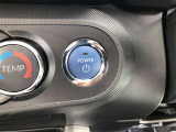 エンジンスタートボタンです。キーが車内にあれば、エンジンの始動・停止はブレーキを踏んでスイッチを押すだけ!キーを取り出す手間を省き、ワンプッシュでエンジンを操作するので簡単でスムーズです。